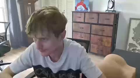 Snapshot of bambam1400 chatting on 10/13/25, 06:08 bambam1400 online show from 10/13/25, 06:08