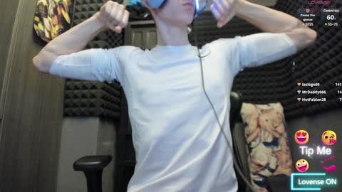 Snapshot of bambelbye chatting on 12/19/24, 03:07 Gaz online show from 12/19/24, 03:07