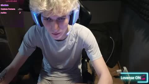 Snapshot of bambelbye chatting on 04/21/26, 05:06 Gaz online show from 04/21/26, 05:06