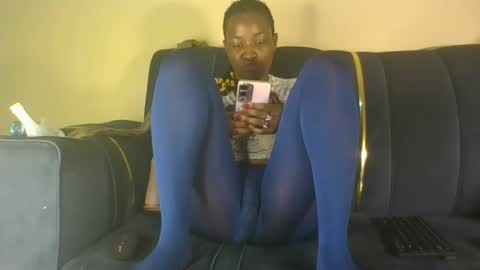 Snapshot of bambi_blush chatting on 11/27/25, 08:00 bambi online show from 11/27/25, 08:00