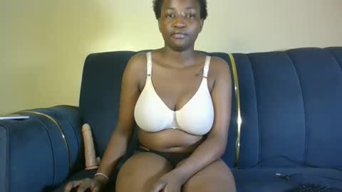 Snapshot of bambi_blush chatting on 12/05/25, 07:54 bambi online show from 12/05/25, 07:54