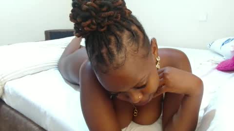 Snapshot of bambi_e chatting on 04/11/26, 07:45 bambi_e online show from 04/11/26, 07:45