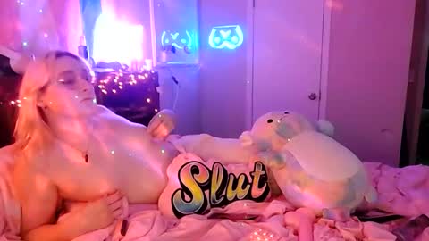 Snapshot of bambibimbosparkles chatting on 02/13/25, 09:38 Bambi Sparkles TS online show from 02/13/25, 09:38