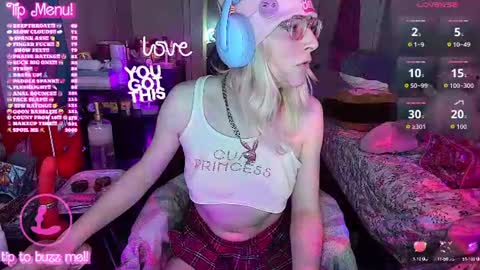Snapshot of bambibimbosparkles chatting on 06/21/26, 04:15 Bambi Sparkles TS online show from 06/21/26, 04:15