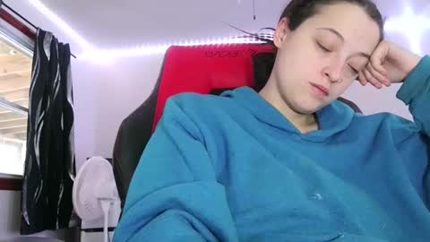 bambiboo8113 online show from 02/12/25, 08:18