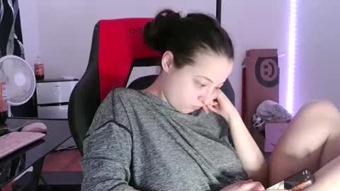 bambiboo8113 online show from 02/25/25, 04:53