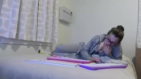 Snapshot of bambiboo8113 chatting on 11/21/25, 03:05 bambiboo8113 online show from 11/21/25, 03:05