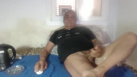 Snapshot of bambino6060 chatting on 11/10/25, 11:53 bambino6060 online show from 11/10/25, 11:53