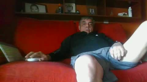 Snapshot of bambino6060 chatting on 06/19/26, 07:17 bambino6060 online show from 06/19/26, 07:17