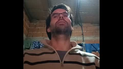 Snapshot of banana_argen_15 chatting on 06/19/26, 01:43 Ezequiel online show from 06/19/26, 01:43
