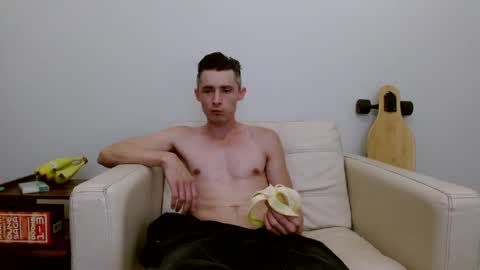 Snapshot of bananacurvesleft chatting on 06/05/26, 05:03 bananacurvesleft online show from 06/05/26, 05:03
