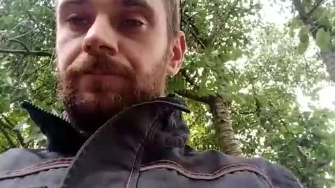 Snapshot of bananek98 chatting on 10/04/25, 08:23 bananek online show from 10/04/25, 08:23