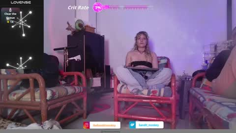 Snapshot of bandit_monkey chatting on 04/10/26, 05:01 V E R O N I C A online show from 04/10/26, 05:01