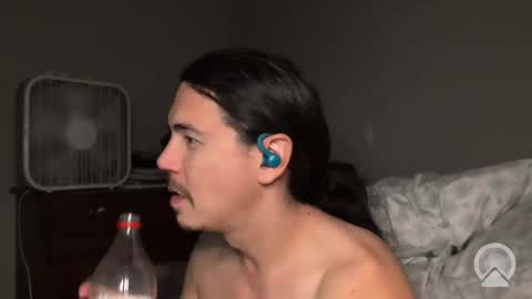 Snapshot of bandrews4795 chatting on 10/23/25, 06:45 John online show from 10/23/25, 06:45