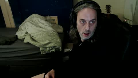 Snapshot of bangintoleather chatting on 03/05/26, 04:19 bangintoleather online show from 03/05/26, 04:19