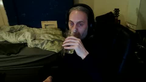 Snapshot of bangintoleather chatting on 03/21/26, 03:33 bangintoleather online show from 03/21/26, 03:33