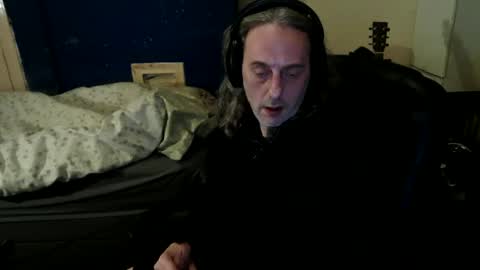 Snapshot of bangintoleather chatting on 03/27/26, 03:12 bangintoleather online show from 03/27/26, 03:12