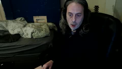 Snapshot of bangintoleather chatting on 03/29/26, 02:22 bangintoleather online show from 03/29/26, 02:22