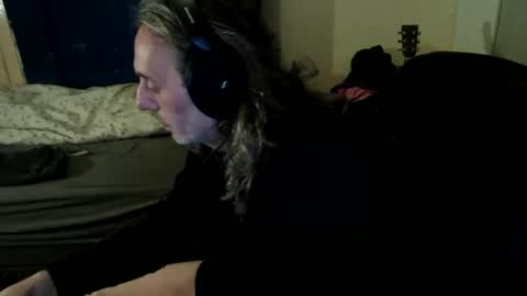 Snapshot of bangintoleather chatting on 04/10/26, 02:28 bangintoleather online show from 04/10/26, 02:28