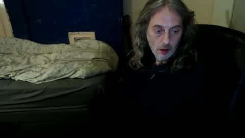 Snapshot of bangintoleather chatting on 04/19/26, 01:49 bangintoleather online show from 04/19/26, 01:49