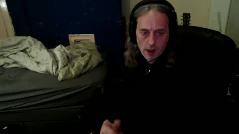 Snapshot of bangintoleather chatting on 04/25/26, 02:58 bangintoleather online show from 04/25/26, 02:58