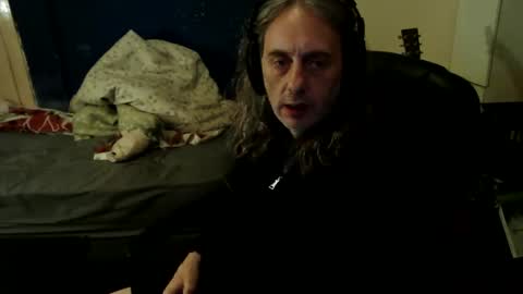Snapshot of bangintoleather chatting on 06/01/26, 02:02 bangintoleather online show from 06/01/26, 02:02