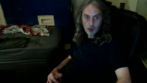 Snapshot of bangintoleather chatting on 07/01/26, 02:02 bangintoleather online show from 07/01/26, 02:02