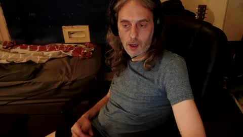 Snapshot of bangintoleather chatting on 07/02/26, 02:11 bangintoleather online show from 07/02/26, 02:11
