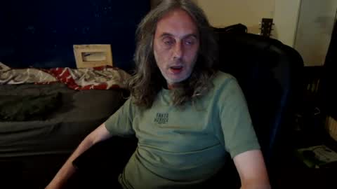 Snapshot of bangintoleather chatting on 07/13/26, 02:14 bangintoleather online show from 07/13/26, 02:14
