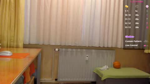 Snapshot of banschie chatting on 06/30/26, 06:42 online show from 06/30/26, 06:42