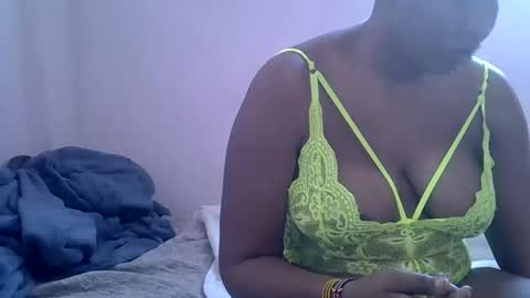 Snapshot of bantubaby chatting on 11/24/25, 05:40 bantubaby online show from 11/24/25, 05:40