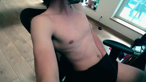 Snapshot of banzal chatting on 11/06/25, 01:45 banzak online show from 11/06/25, 01:45