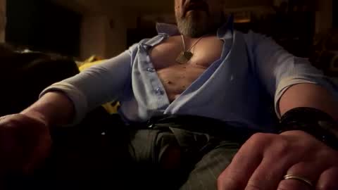 Snapshot of barba71 chatting on 03/21/26, 01:10 Military man 69 online show from 03/21/26, 01:10