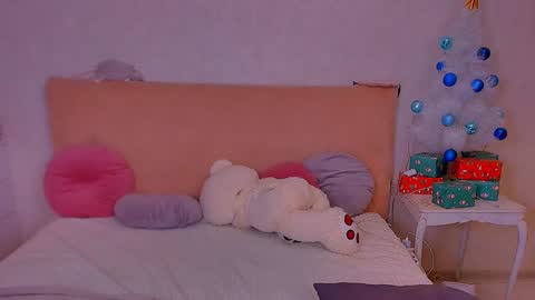 Barbie Kim online show from 12/23/24, 01:29