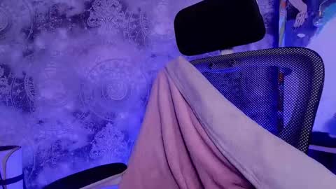 Snapshot of barbara_dennis chatting on 10/30/25, 04:14 barbara_dennis online show from 10/30/25, 04:14