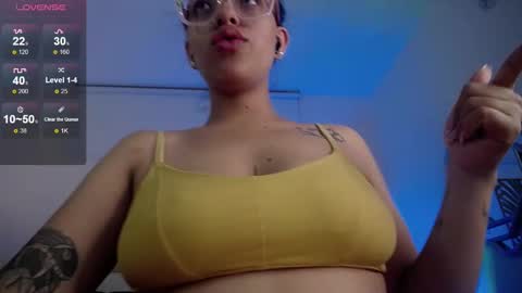 Snapshot of barbara_muller chatting on 09/23/25, 01:14 barbara_muller online show from 09/23/25, 01:14