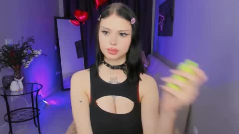 Snapshot of barbara_xkiss chatting on 02/21/25, 05:35 Barbara online show from 02/21/25, 05:35