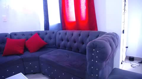 Snapshot of barbaraferrer69 chatting on 12/24/24, 02:44 BARBARA FERRER online show from 12/24/24, 02:44