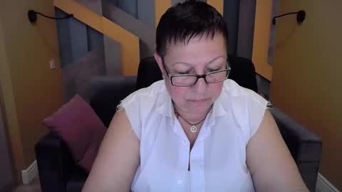 Snapshot of barbaraturners chatting on 12/14/24, 01:28 barbaraturners online show from 12/14/24, 01:28