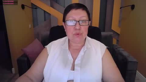 Snapshot of barbaraturners chatting on 02/06/25, 12:00 barbaraturners online show from 02/06/25, 12:00