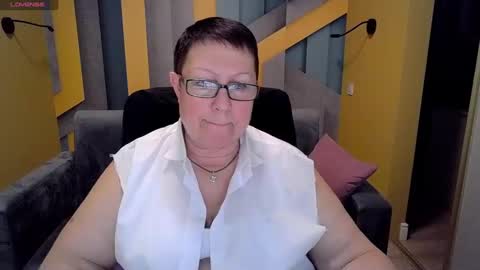 Snapshot of barbaraturners chatting on 03/08/25, 01:06 barbaraturners online show from 03/08/25, 01:06