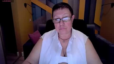 Snapshot of barbaraturners chatting on 03/10/25, 10:45 barbaraturners online show from 03/10/25, 10:45