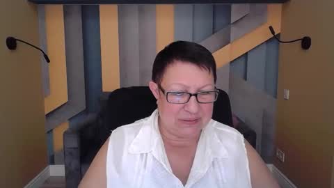 Snapshot of barbaraturners chatting on 10/31/25, 09:38 barbaraturners online show from 10/31/25, 09:38