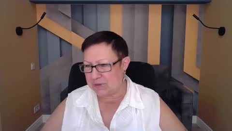 Snapshot of barbaraturners chatting on 11/13/25, 12:42 barbaraturners online show from 11/13/25, 12:42