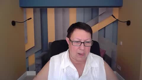 Snapshot of barbaraturners chatting on 11/20/25, 12:44 barbaraturners online show from 11/20/25, 12:44