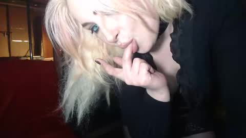 Snapshot of barbarissssska chatting on 03/21/26, 10:57 Victoria online show from 03/21/26, 10:57