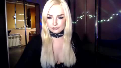 Snapshot of barbarissssska chatting on 06/18/26, 03:40 Victoria online show from 06/18/26, 03:40