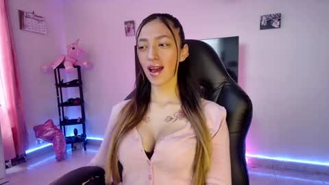 Snapshot of barbie20_ chatting on 05/20/26, 02:23 sexy Barbie online show from 05/20/26, 02:23