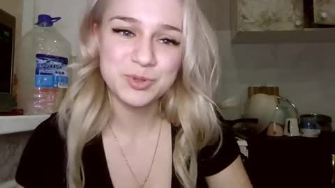 Snapshot of barbie___girl chatting on 02/24/26, 07:01 barbie___girl online show from 02/24/26, 07:01