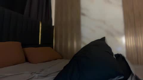 Snapshot of barbie_aiko chatting on 10/16/25, 07:48 A I K O online show from 10/16/25, 07:48